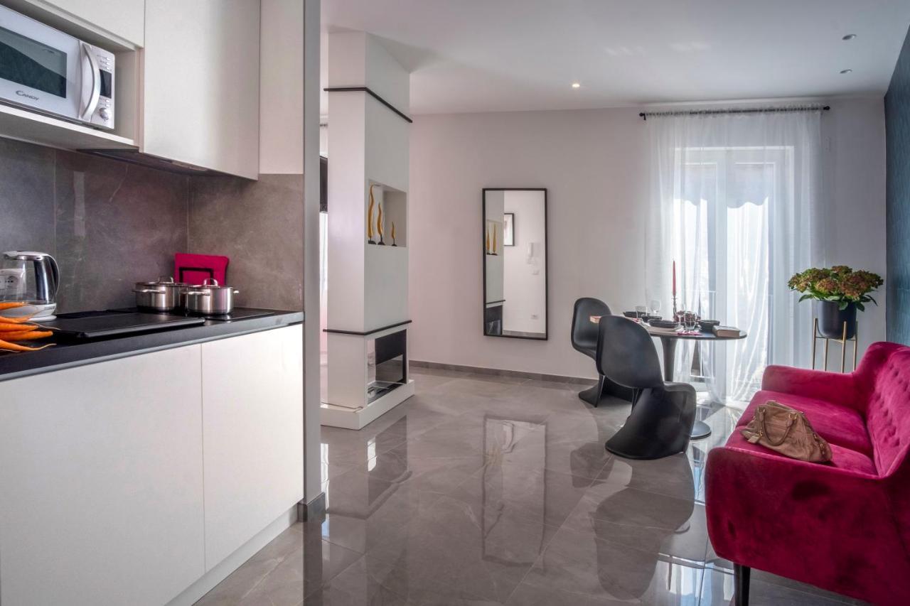 36 Steps In Tasso Square Apartment Соренто Екстериор снимка