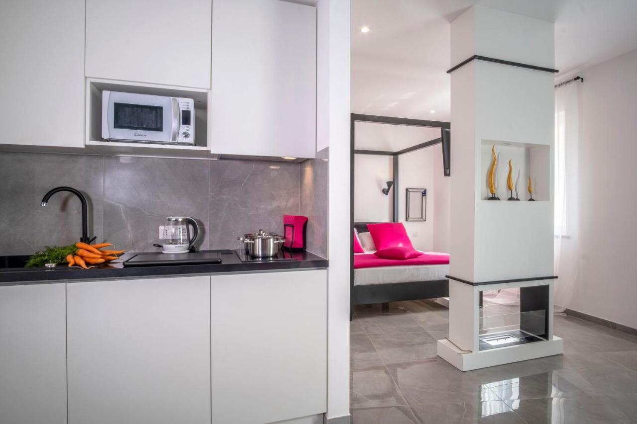 36 Steps In Tasso Square Apartment Соренто Екстериор снимка