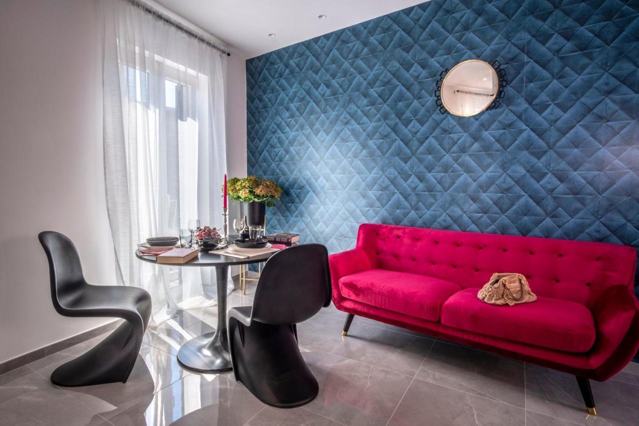 36 Steps In Tasso Square Apartment Соренто Екстериор снимка