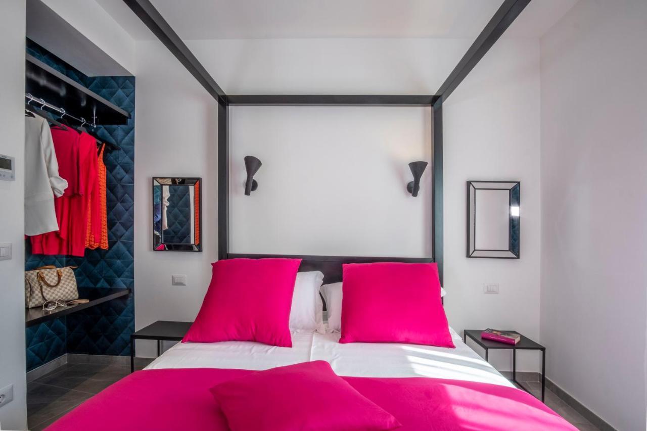 36 Steps In Tasso Square Apartment Соренто Екстериор снимка